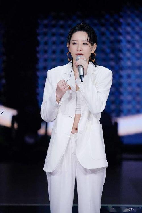 吃瓜娱乐圈李斯丹妮