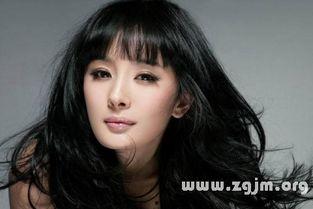 梦见明星弹琴,探寻明星弹琴梦境的神秘寓意