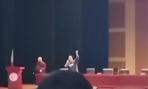 吃瓜抢话筒,揭秘娱乐圈幕后风云