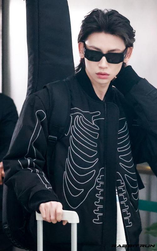 娱乐圈吃瓜猛料小鬼是谁,小鬼身份曝光,吃瓜猛料背后真相揭晓