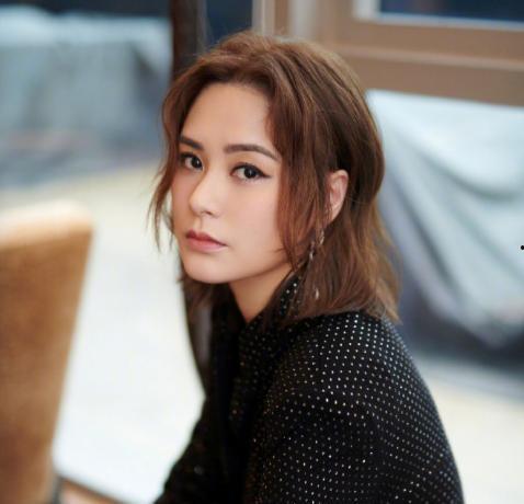 娱乐圈一线吃瓜女,娱乐圈一线“吃瓜”女生的幕后故事